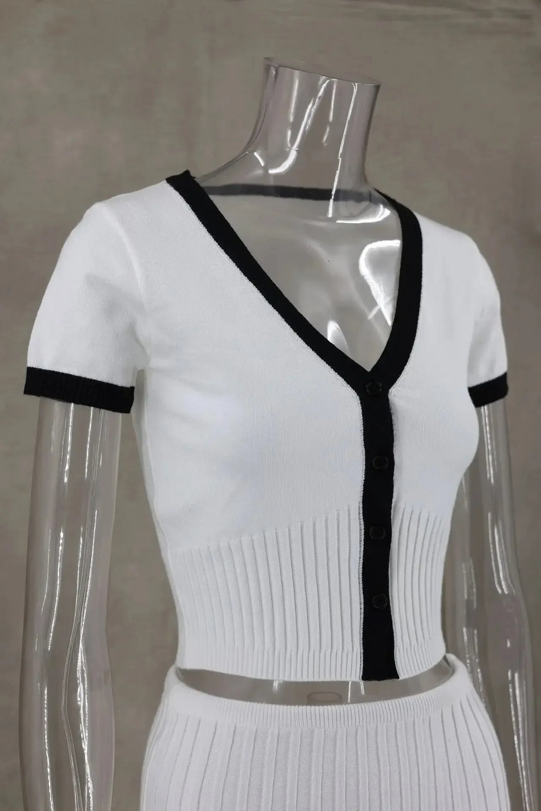 Vernier ™ | Robe noire moulante raffinée